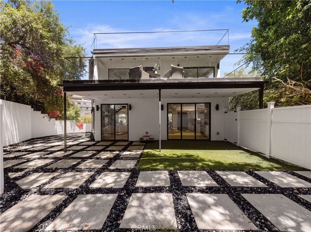 6358 La Rocha, Los Angeles, CA 90068