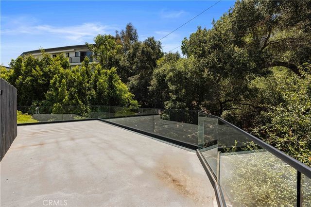 6358 La Rocha, Los Angeles, CA 90068