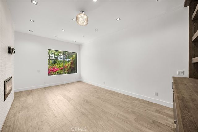 6358 La Rocha, Los Angeles, CA 90068