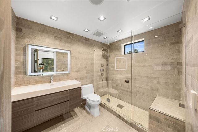 6358 La Rocha, Los Angeles, CA 90068