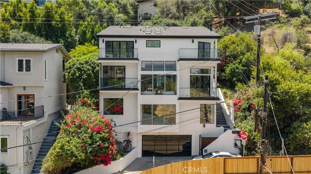 6358 La Rocha, Los Angeles, CA 90068