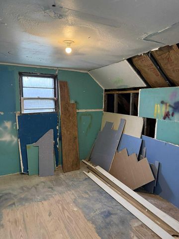 224 KY-746, Frenchburg, KY 40322