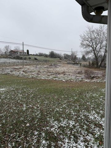 224 KY-746, Frenchburg, KY 40322