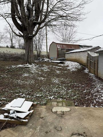 224 KY-746, Frenchburg, KY 40322