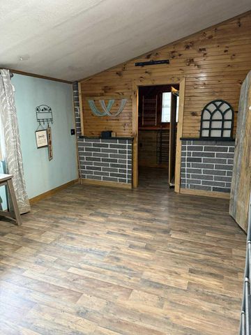 224 KY-746, Frenchburg, KY 40322