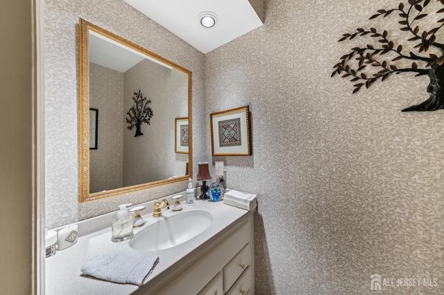 11 Beechtree Lane, Plainsboro, NJ 08536