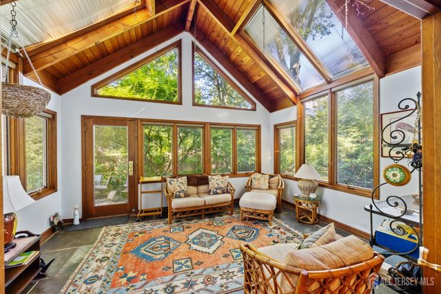 11 Beechtree Lane, Plainsboro, NJ 08536