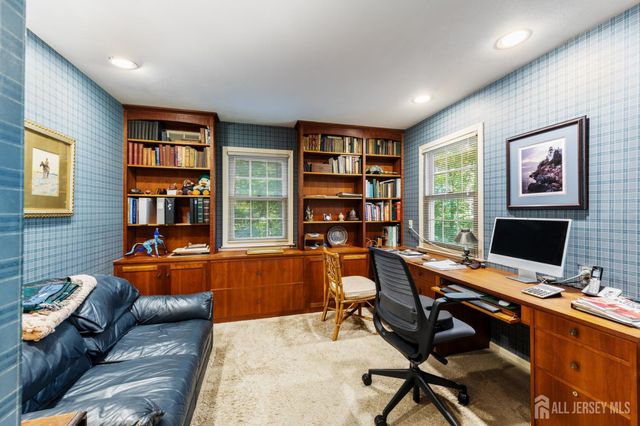 11 Beechtree Lane, Plainsboro, NJ 08536