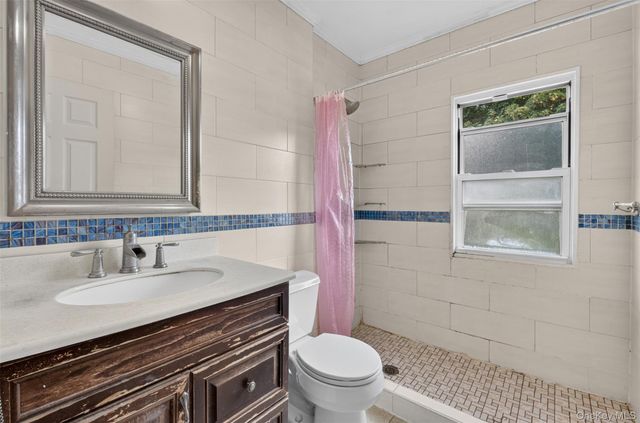 7129 Manse Street, Forest Hills, NY 11375