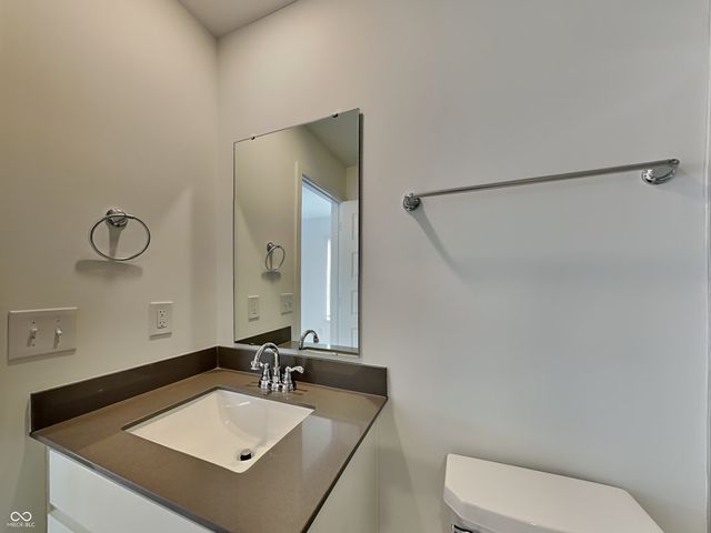 11827 Moorfield Lane, Indianapolis, IN 46235