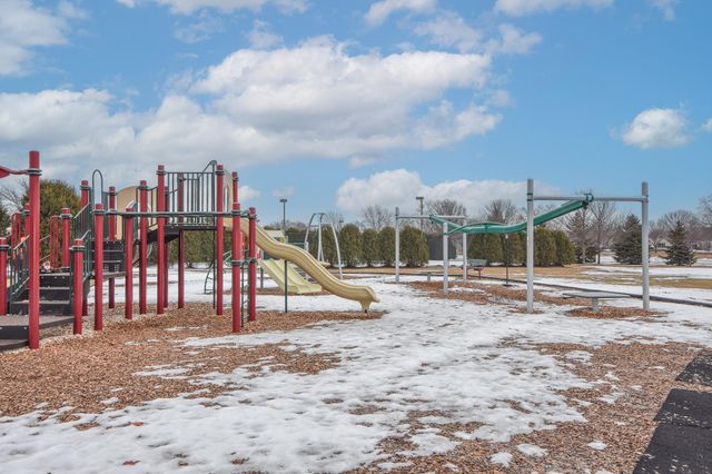 11316 Fergus Street NE E, Blaine, MN 55449