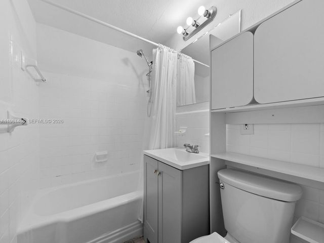 4444 SW 67th Ave 7, Miami, FL 33155