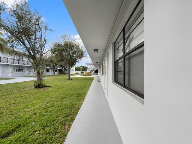 4444 SW 67th Ave 7, Miami, FL 33155