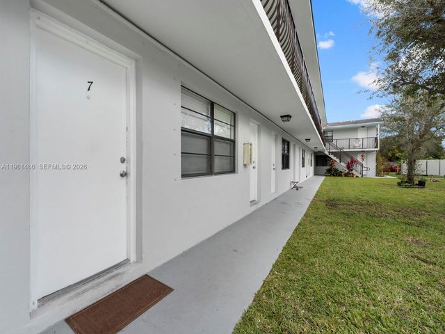 4444 SW 67th Ave 7, Miami, FL 33155
