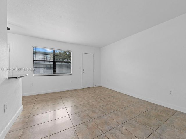 4444 SW 67th Ave 7, Miami, FL 33155