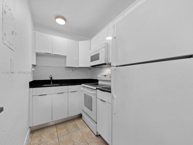 4444 SW 67th Ave 7, Miami, FL 33155