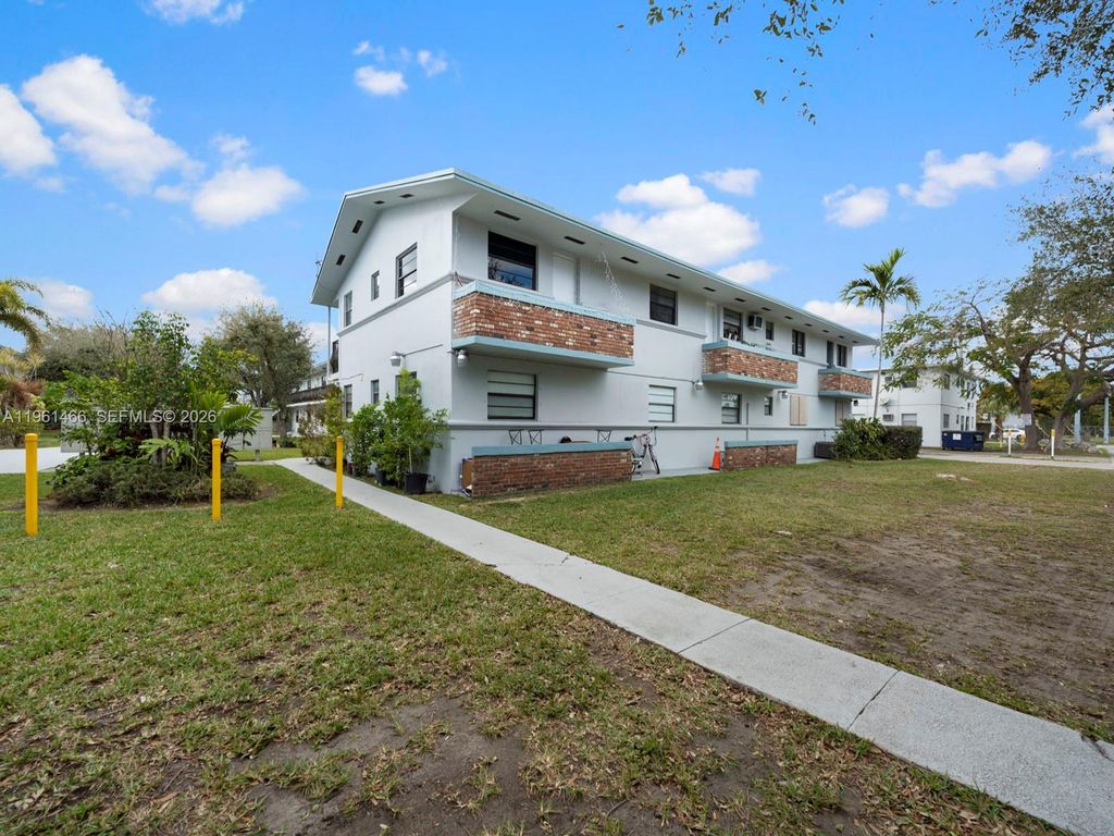 4444 SW 67th Ave 7, Miami, FL 33155