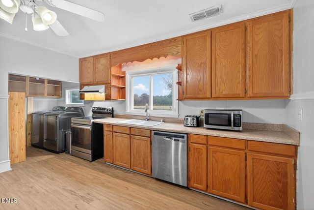 3744 Russell Road, Graham, NC 27253