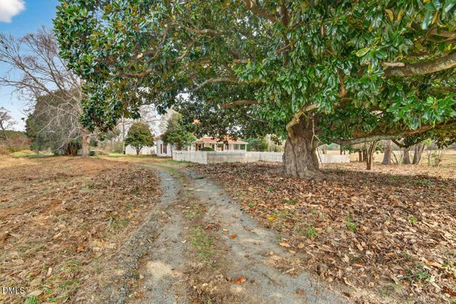 3744 Russell Road, Graham, NC 27253