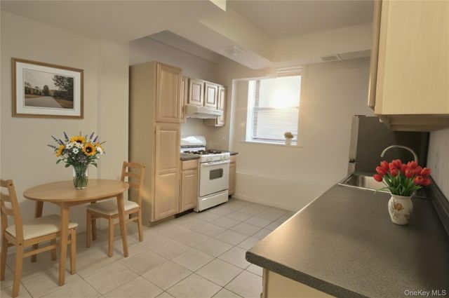 604 Tompkins Avenue 1A, Mamaroneck, NY 10543