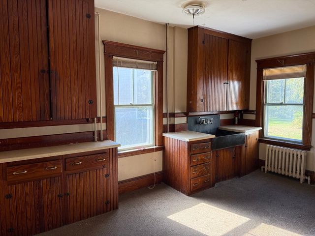381 Slocum Rd, Dartmouth, MA 02747