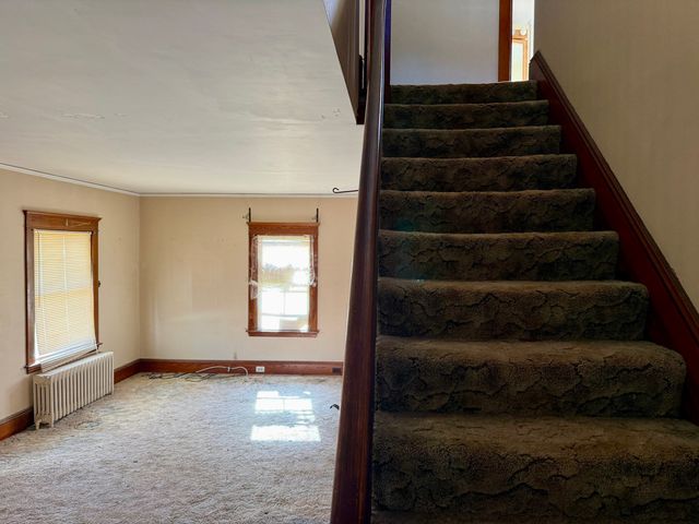 381 Slocum Rd, Dartmouth, MA 02747