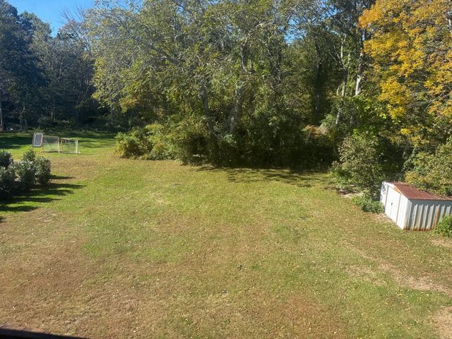 381 Slocum Rd, Dartmouth, MA 02747