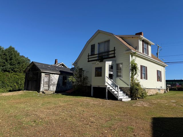 381 Slocum Rd, Dartmouth, MA 02747