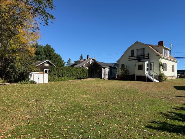 381 Slocum Rd, Dartmouth, MA 02747