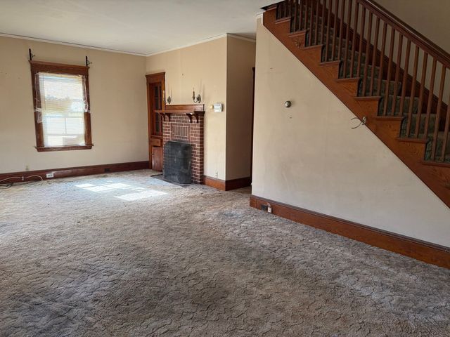 381 Slocum Rd, Dartmouth, MA 02747