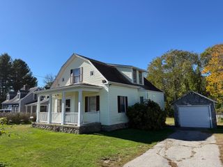 381 Slocum Rd, Dartmouth, MA 02747