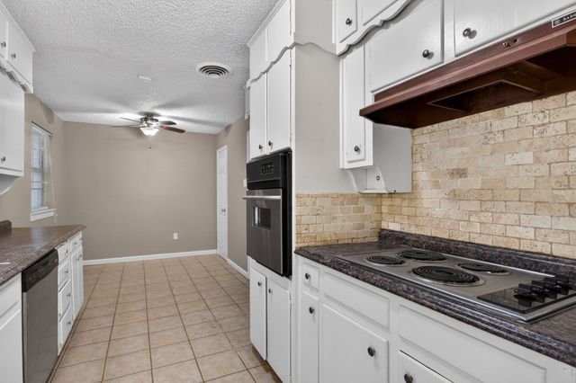5732 Bonnie Wayne Street, Haltom City, TX 76117