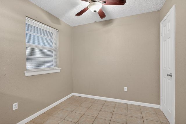 5732 Bonnie Wayne Street, Haltom City, TX 76117