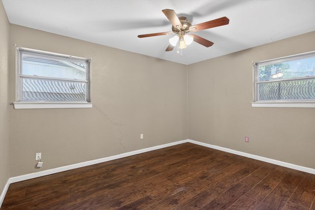 5732 Bonnie Wayne Street, Haltom City, TX 76117