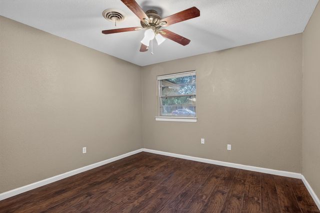 5732 Bonnie Wayne Street, Haltom City, TX 76117