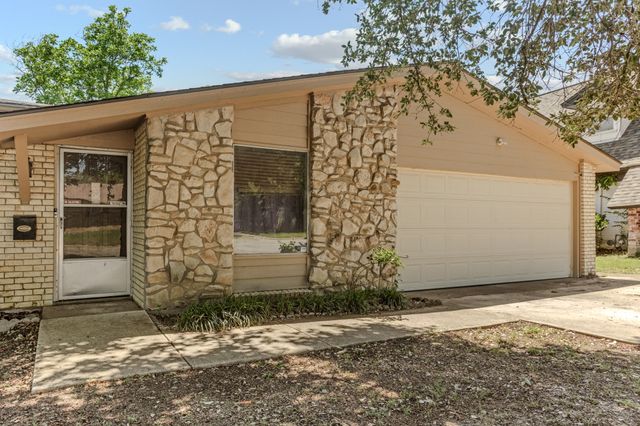 5732 Bonnie Wayne Street, Haltom City, TX 76117