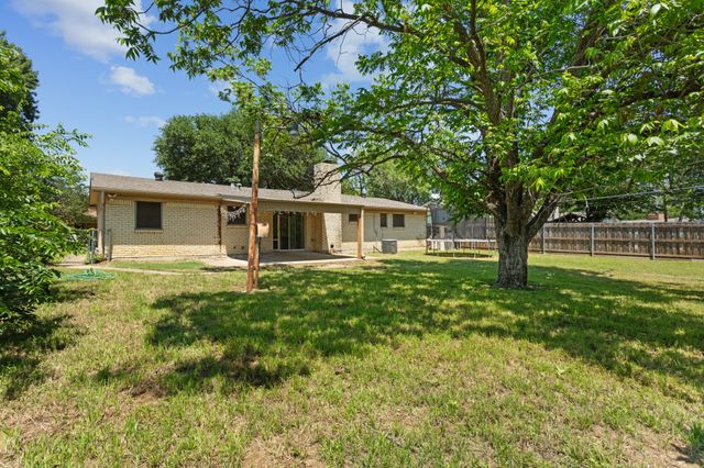 5732 Bonnie Wayne Street, Haltom City, TX 76117