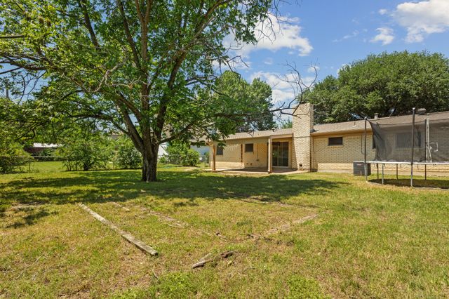 5732 Bonnie Wayne Street, Haltom City, TX 76117