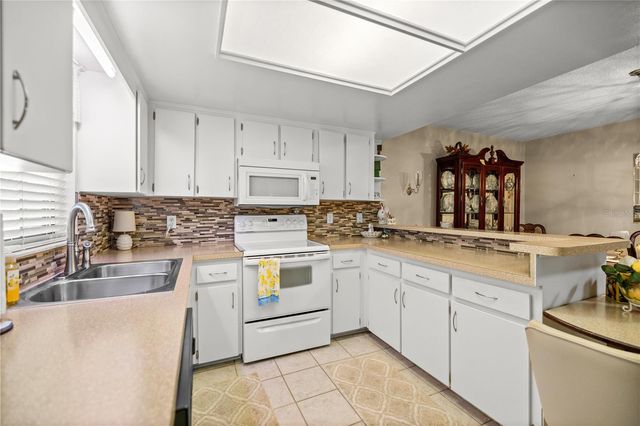 3800 E SILVER SPRINGS BOULEVARD 10, Ocala, FL 34470