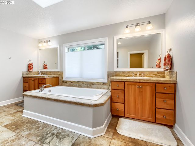 28537 Sw MORNINGSIDE Ave, Wilsonville, OR 97070