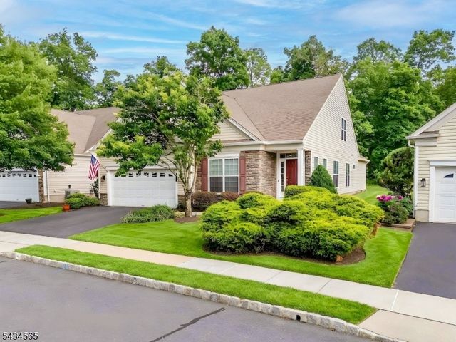 717 Thistle Hill Ln, Franklin Twp., NJ 08873