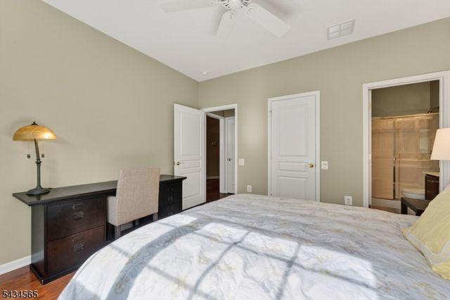 717 Thistle Hill Ln, Franklin Twp., NJ 08873