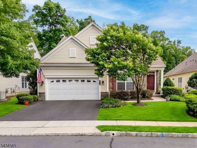 717 Thistle Hill Ln, Franklin Twp., NJ 08873