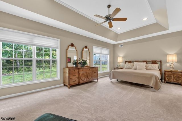 717 Thistle Hill Ln, Franklin Twp., NJ 08873