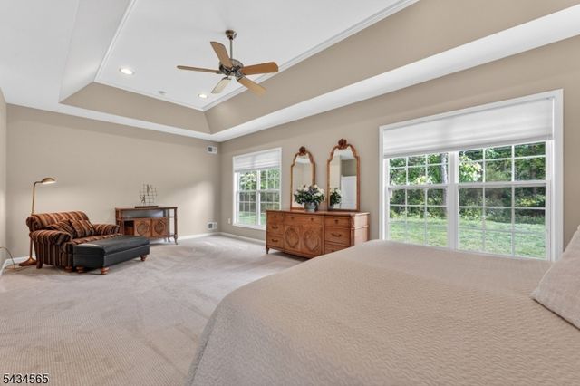717 Thistle Hill Ln, Franklin Twp., NJ 08873