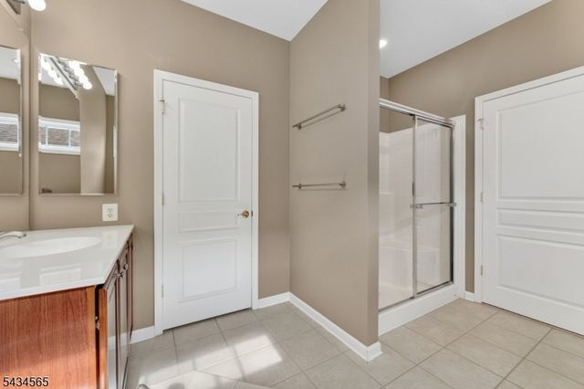 717 Thistle Hill Ln, Franklin Twp., NJ 08873