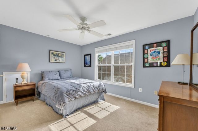 717 Thistle Hill Ln, Franklin Twp., NJ 08873