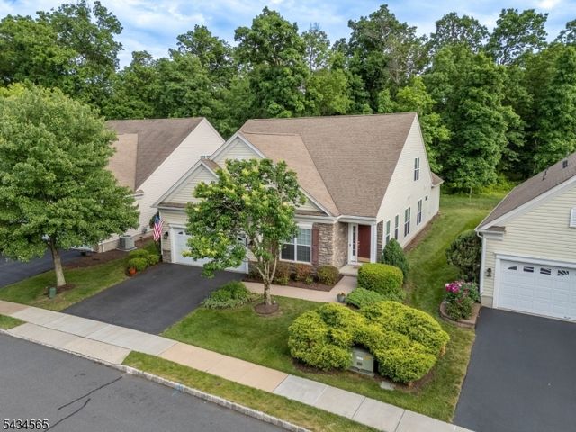 717 Thistle Hill Ln, Franklin Twp., NJ 08873