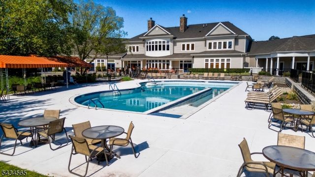 717 Thistle Hill Ln, Franklin Twp., NJ 08873