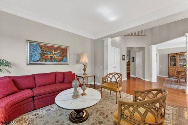 717 Thistle Hill Ln, Franklin Twp., NJ 08873